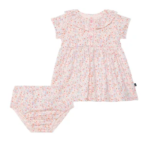 Ensemble robe et culotte rose avec imprimé de petites fleurs en coton biologique E30A10