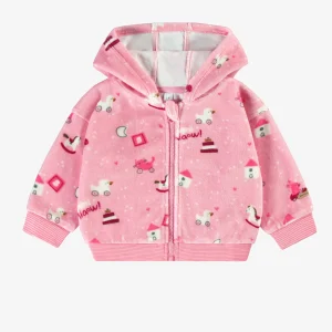 Veste rose en velours, naissance