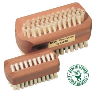 Petite brosse à ongles en poirier - à, partir de 2 ans / 24 mois